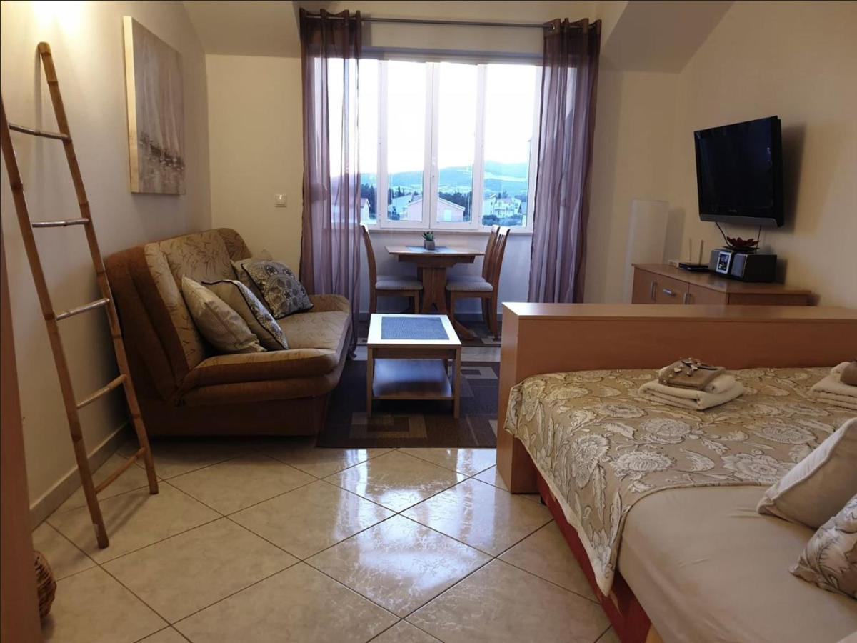 Apartment Eso Каштела Екстер'єр фото